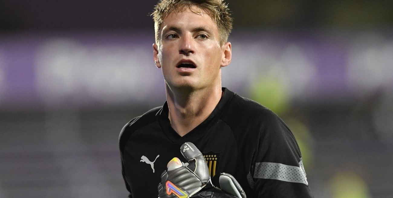 Unión oficializó la contratación del arquero uruguayo Thiago Cardozo