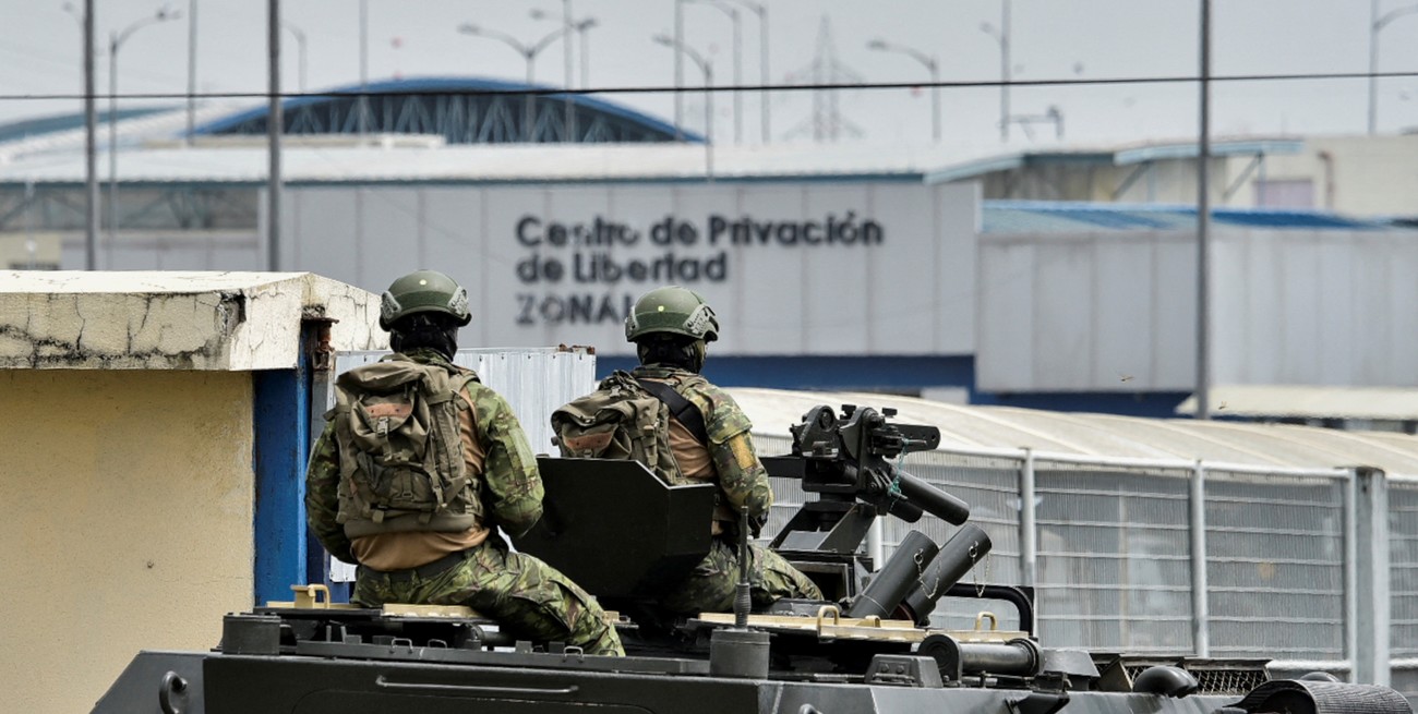 Ecuador en vilo: declararon "conflicto armado interno" tras ataques a una Universidad y un canal