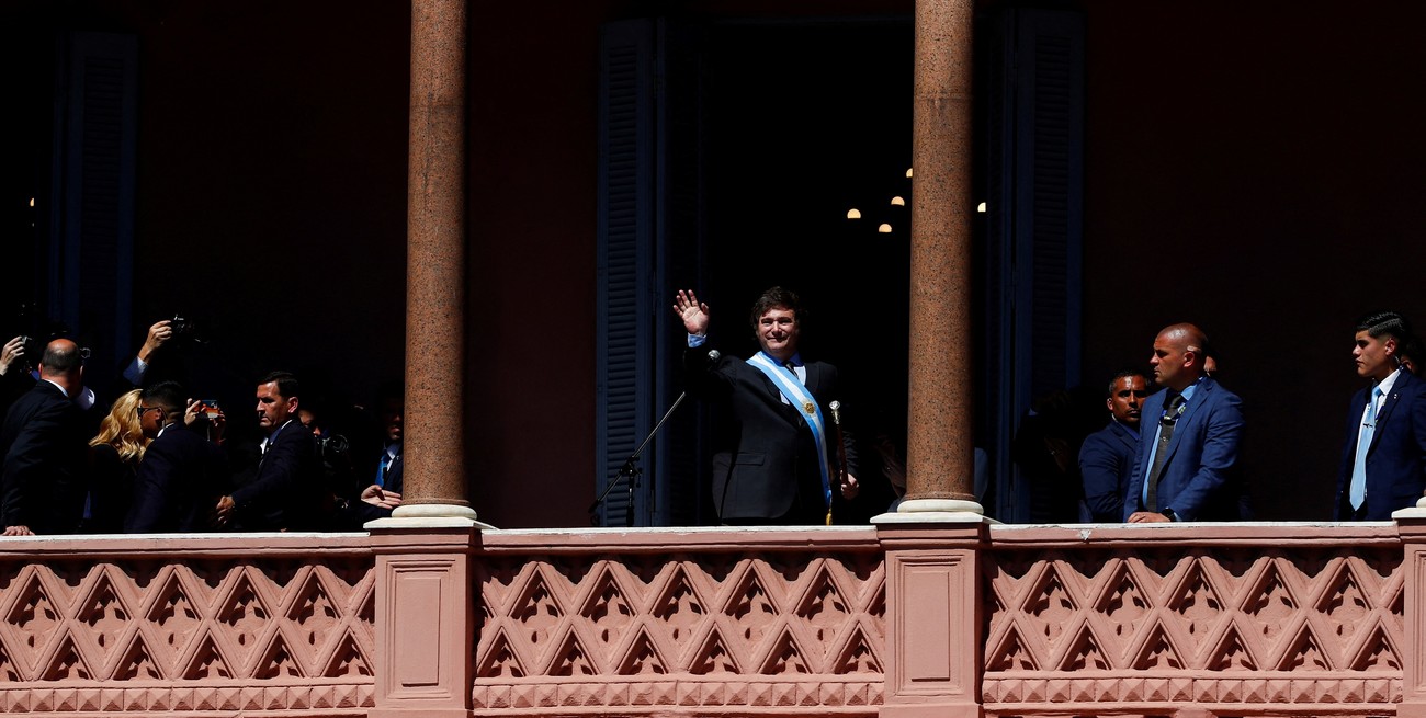 Milei cumple un mes como presidente: anuncios, medidas y una pelea contrarreloj con la macroeconomía