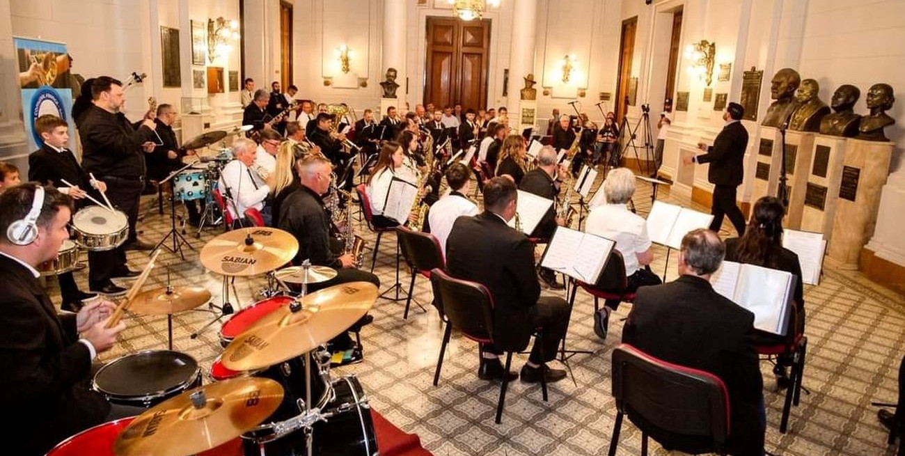 Bandas de Pilar, Franck y Felicia, presentaron el audiovisual grabado en la Legislatura