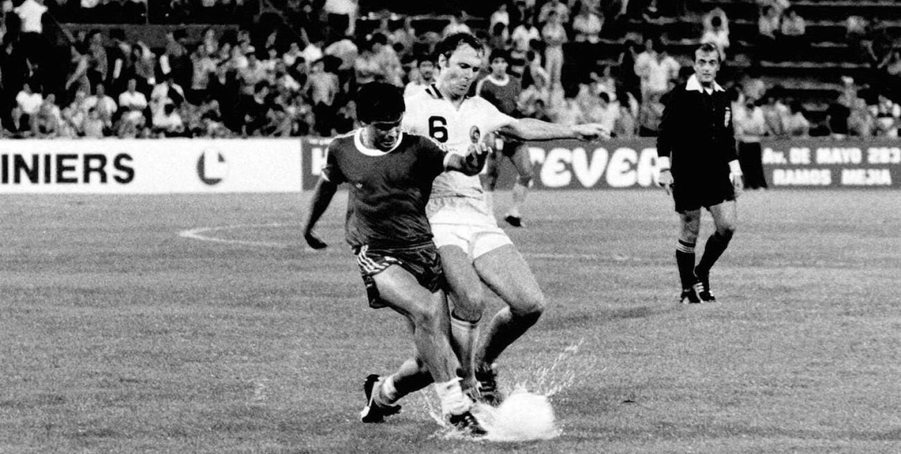 Las gira del Cosmos de Beckenbauer por Argentina, cuando Maradona lo hechizó