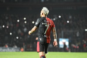 En su paso por Colón, en 2023, disputó 9 partidos, marcó 1 gol y realizó dos asistencias. Crédito: Manuel Fabatía