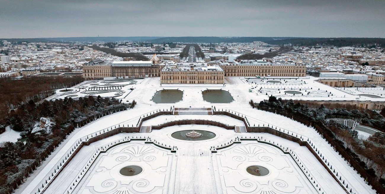 Espectaculares imágenes del Palacio de Versalles todo nevado