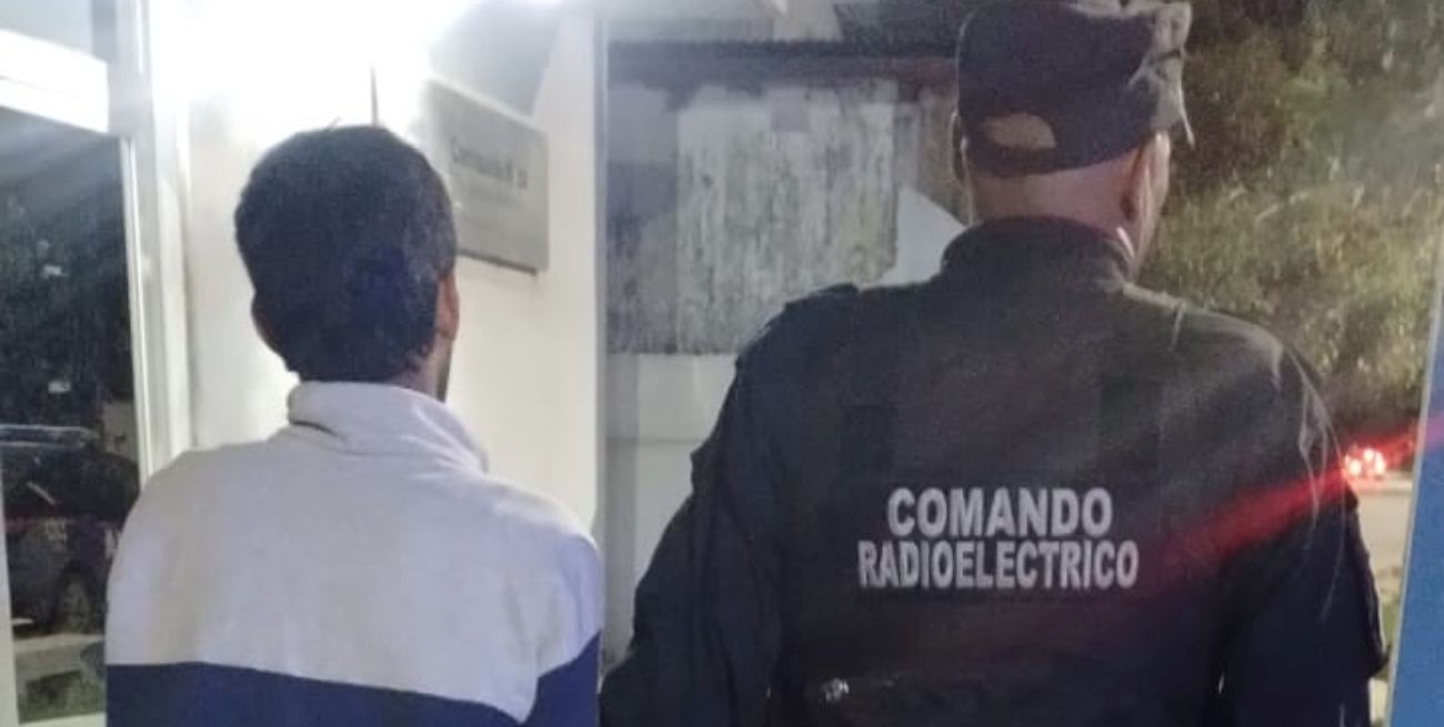 Andaba armado y con una moto robada; fue detenido