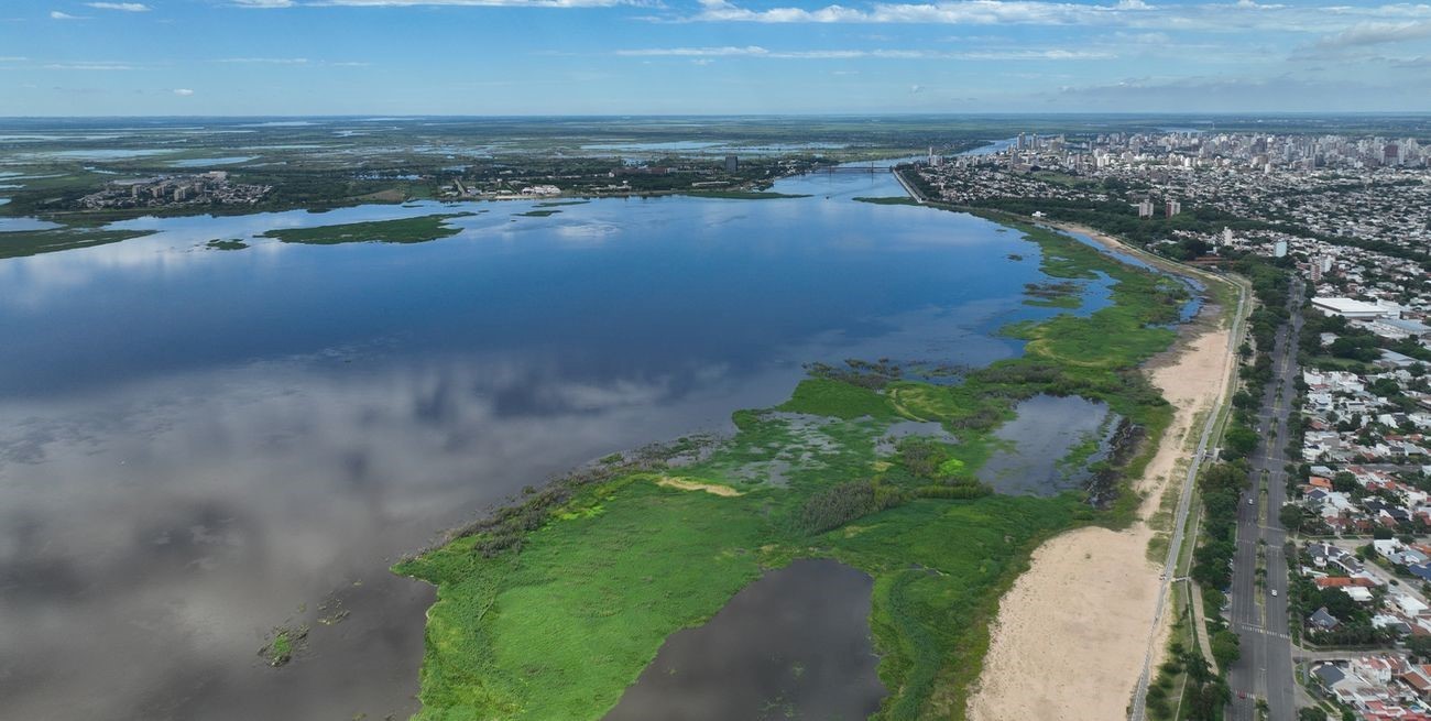 El descenso del río Paraná da tregua, pero las lluvias complican a distintas localidades del litoral