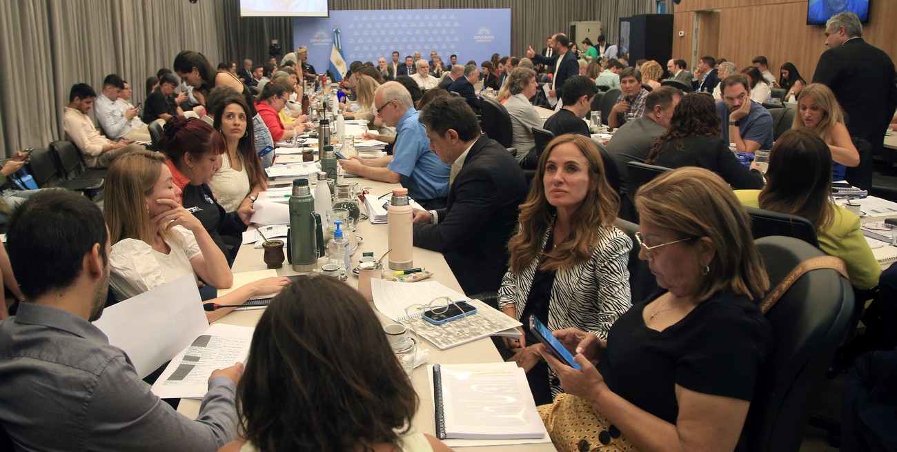 Qué significa que la Ley Ómnibus vuelva a comisión en Diputados