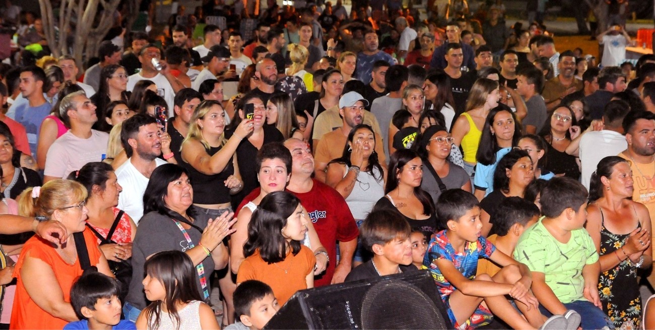 Barrancas brilló con su festival bajo las estrellas