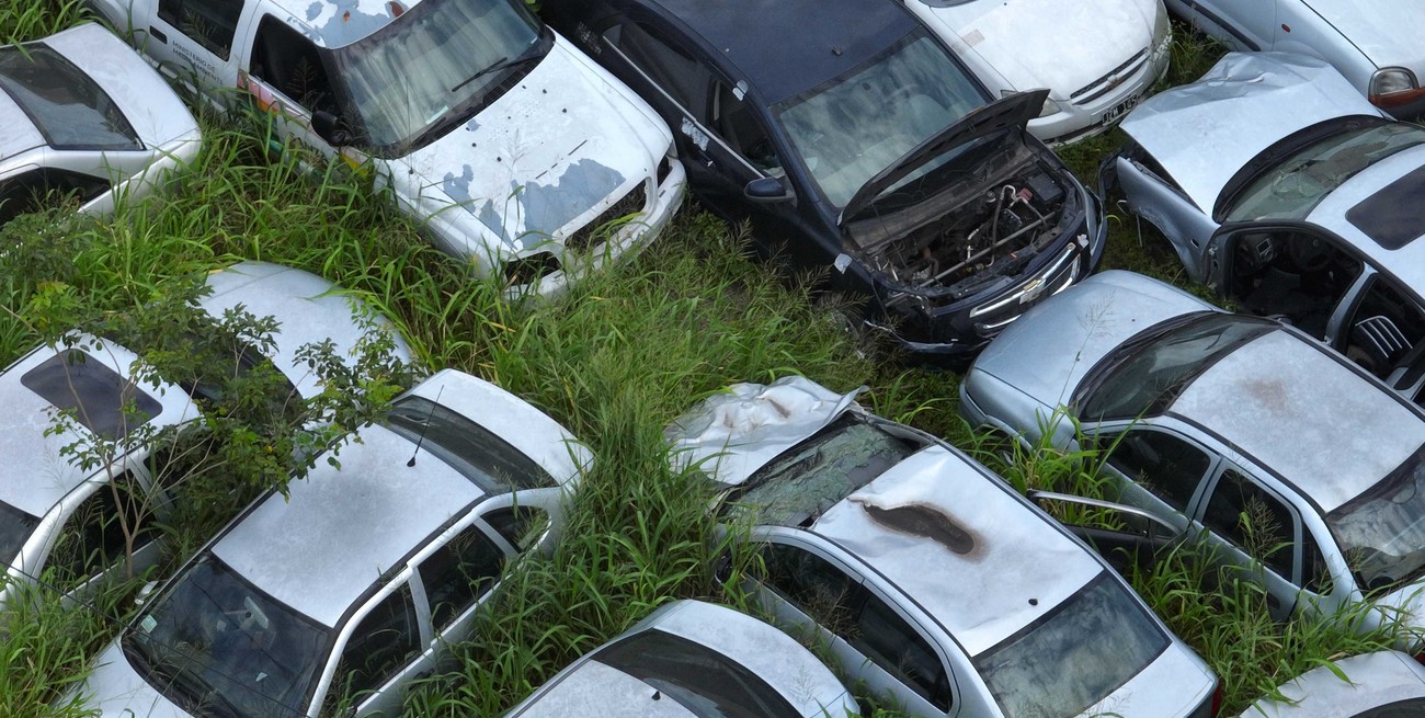 Vehículos oficiales abandonados: cómo es el plan de acción del gobierno santafesino
