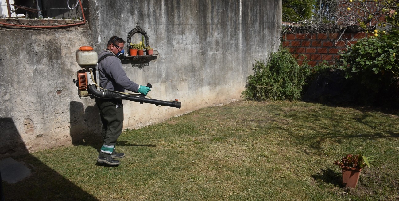 Continúan las acciones contra el dengue con nuevos bloqueos y fumigaciones
