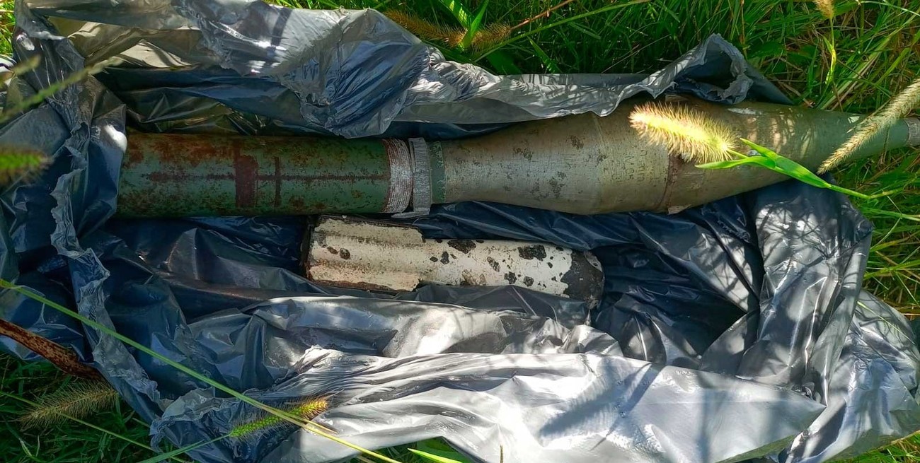 Escaparon de un control policial y  arrojaron una granada y un mortero