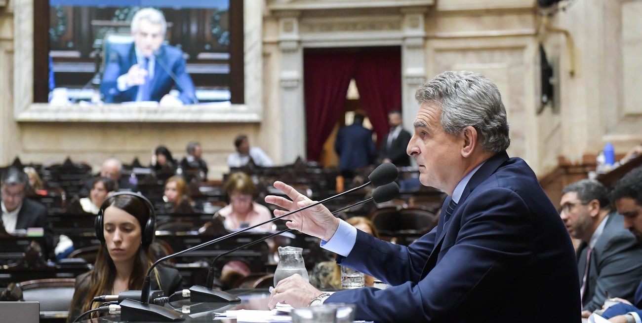 Rossi: "Hubo imprecisiones históricas alarmantes" de Milei en el Foro de Davos