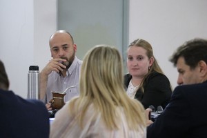 Victoria Tejeda, ministra de Igualdad y Desarrollo Humano de la provincia de Santa Fe, encabezó la reunión del equipo de trabajo.