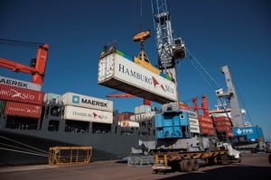 De forma interanual, las exportaciones subieron un 30,1%, mientras que las importaciones lo hicieron un 1,7%, según el INDEC.