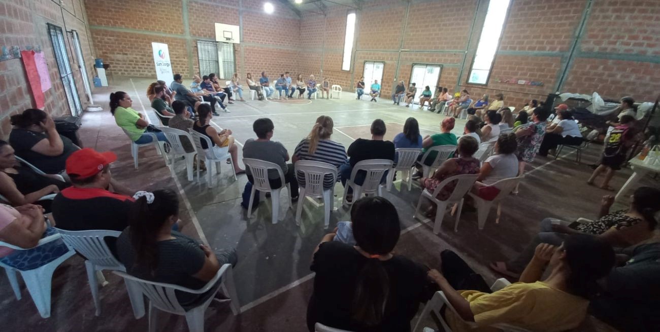 En un cara a cara con vecinos, el intendente de San Jorge recorre los barrios con su gabinete