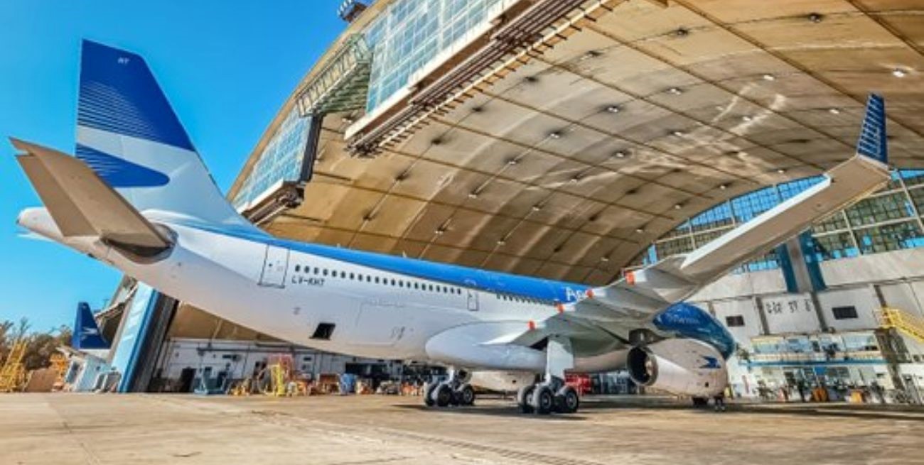 Un avión con destino Neuquén efectuó un aterrizaje de emergencia en Ezeiza