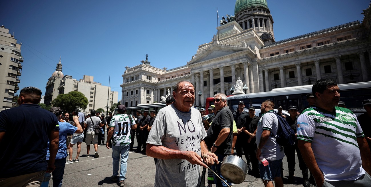 La Justicia invalidó seis artículos del capítulo laboral del mega DNU de Milei
