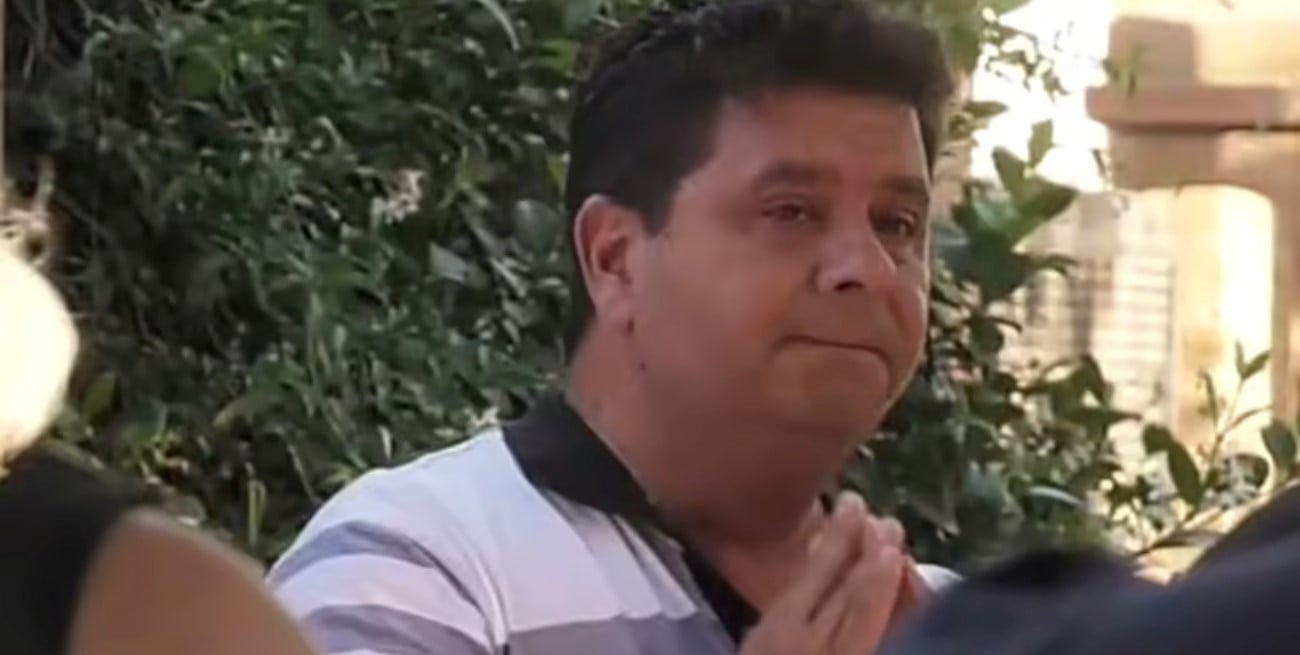 Entre lágrimas, Garbolino recibió a una veintena de personas que marcharon en su apoyo