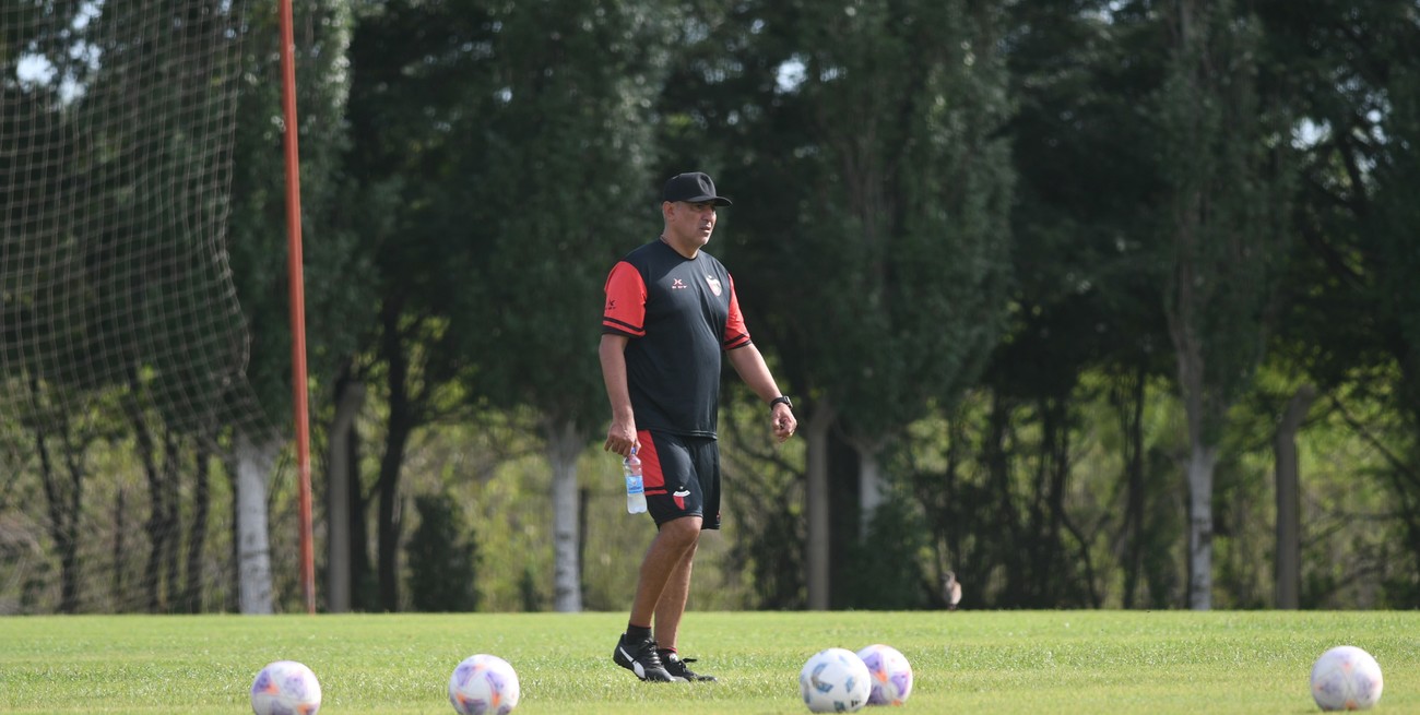 Delfino y el nuevo Colón: "Nos falta otro lateral y un central más"