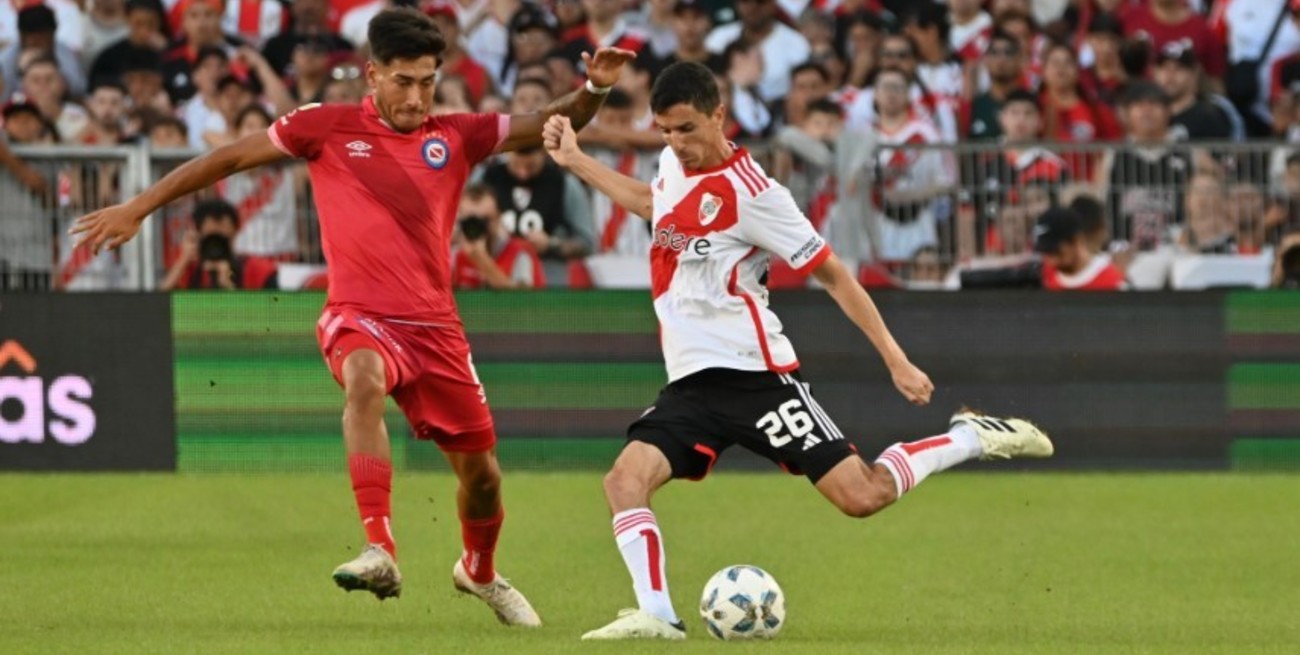 Debut opaco: River se quedó sin resto y empató con Argentinos