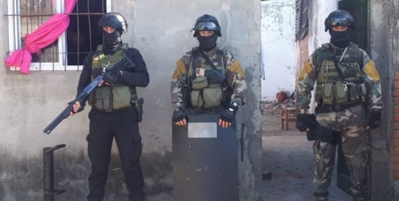 Una mujer detenida y un arma secuestrada tras un allanamiento en Santo Tomé