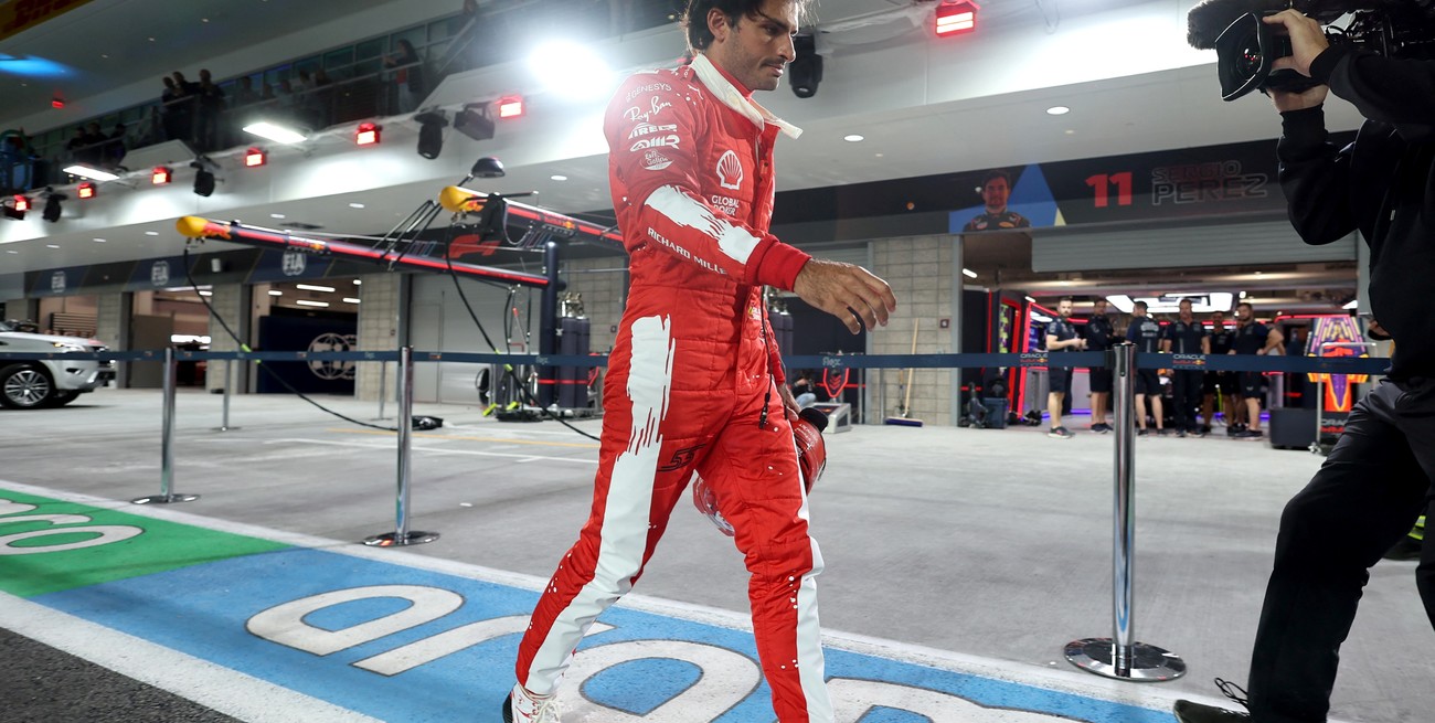 Ferrari negocia con Carlos Sainz para que siga hasta 2026