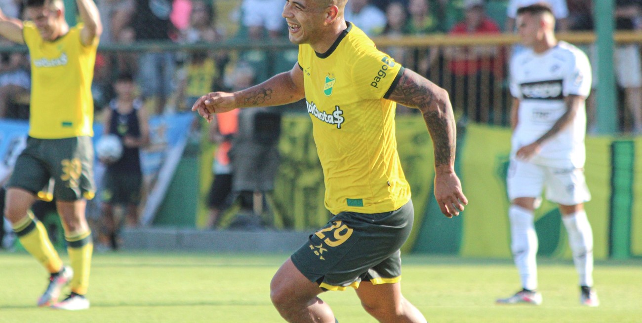 Defensa y Justicia goleó a Platense en Florencio Varela