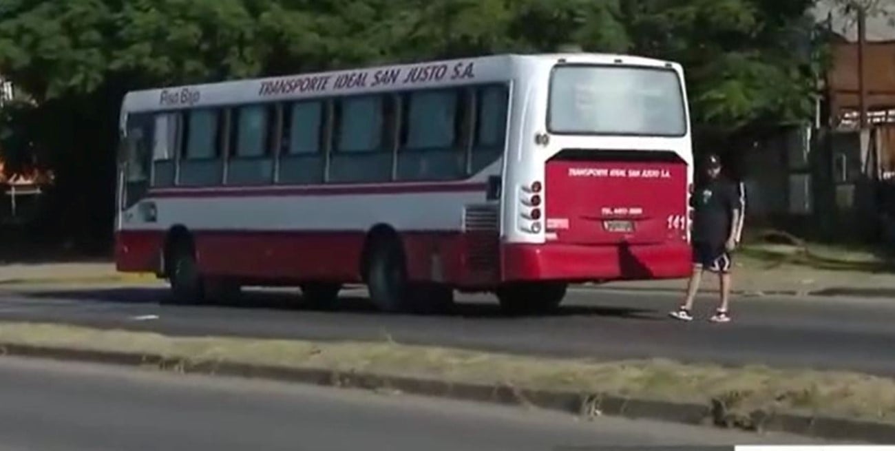 Video: asaltaron un colectivo mientras hacían un móvil sobre inseguridad