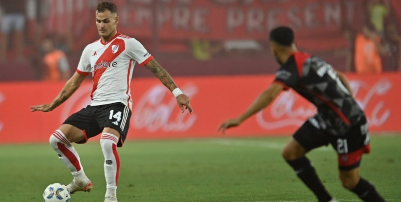 River resolvió con contundencia ante Barracas Central para su primer triunfo