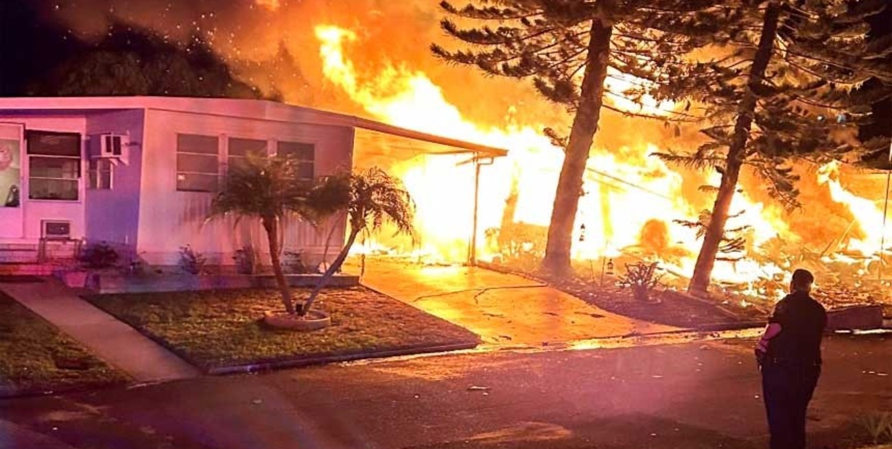 Video: el accidente de una avioneta en Estados Unidos dejó muertos y un feroz incendio