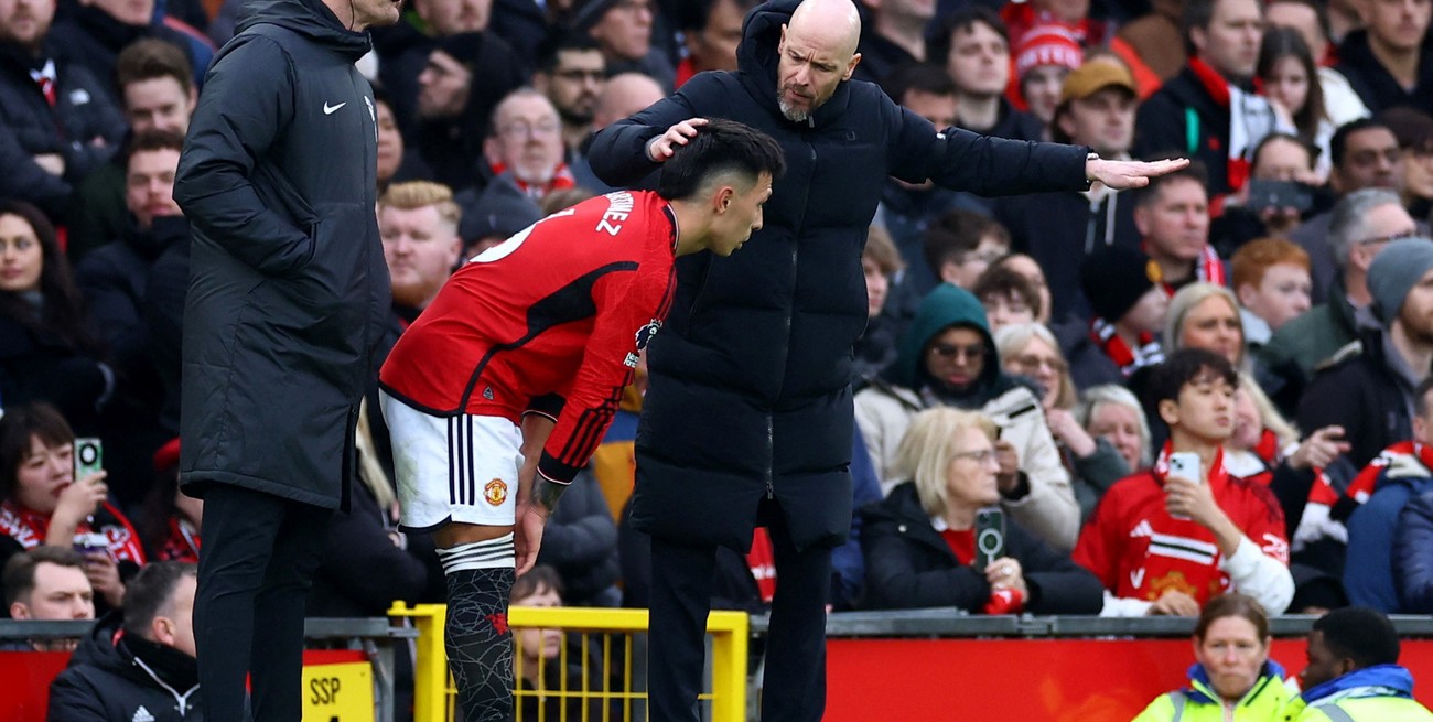 Video: preocupación por la lesión de Lisandro Martínez en su rodilla