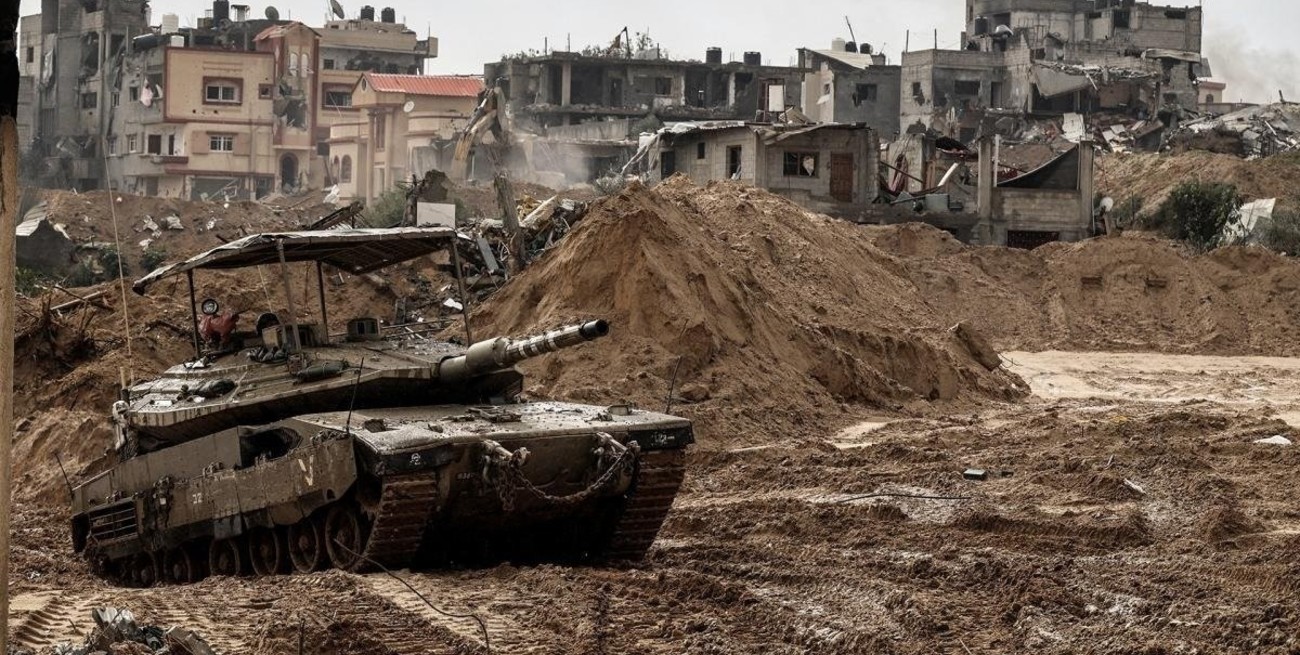 Israel redobla sus ataques en Gaza y Estados Unidos manda a Blinken para lograr una tregua