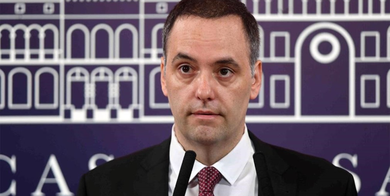 Adorni: "Que alguien pueda creer que yo cobro la AUH o un plan es ser imbécil"