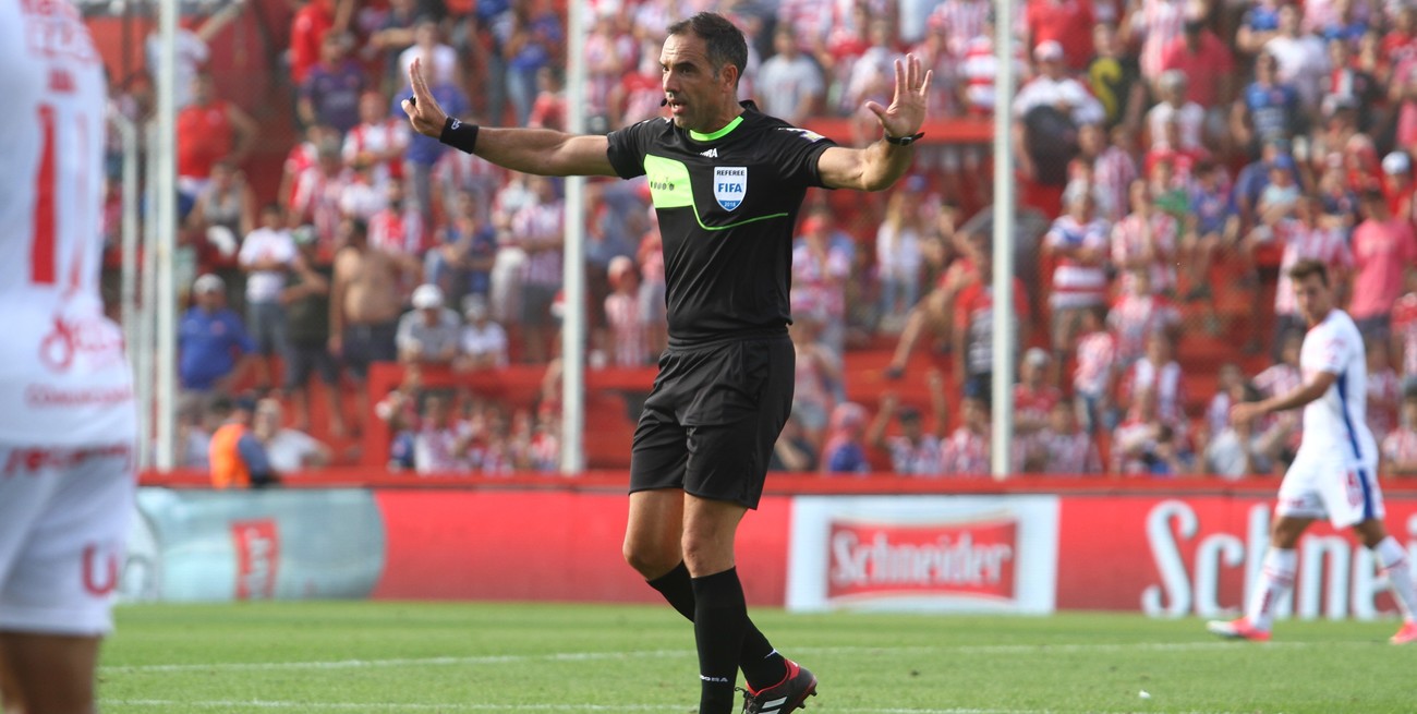 Designaron a los árbitros para la cuarta fecha de la Copa de la Liga