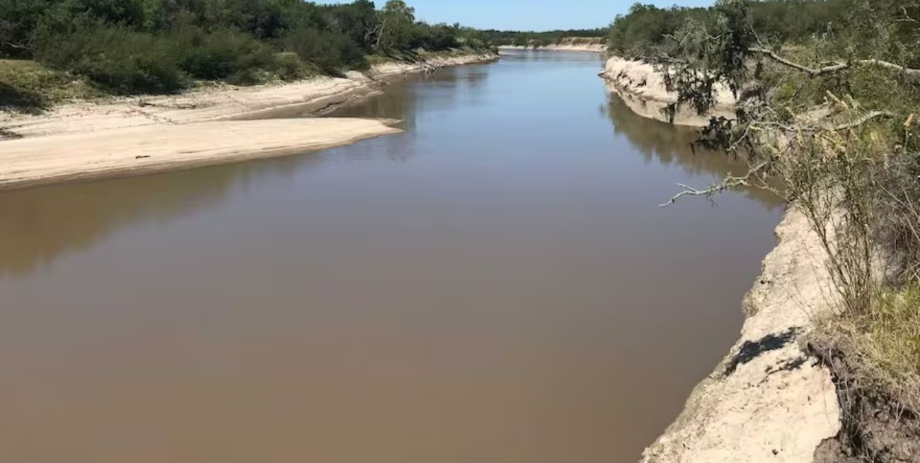 Un joven de 30 años se tiró al río para buscar una pelota y murió ahogado