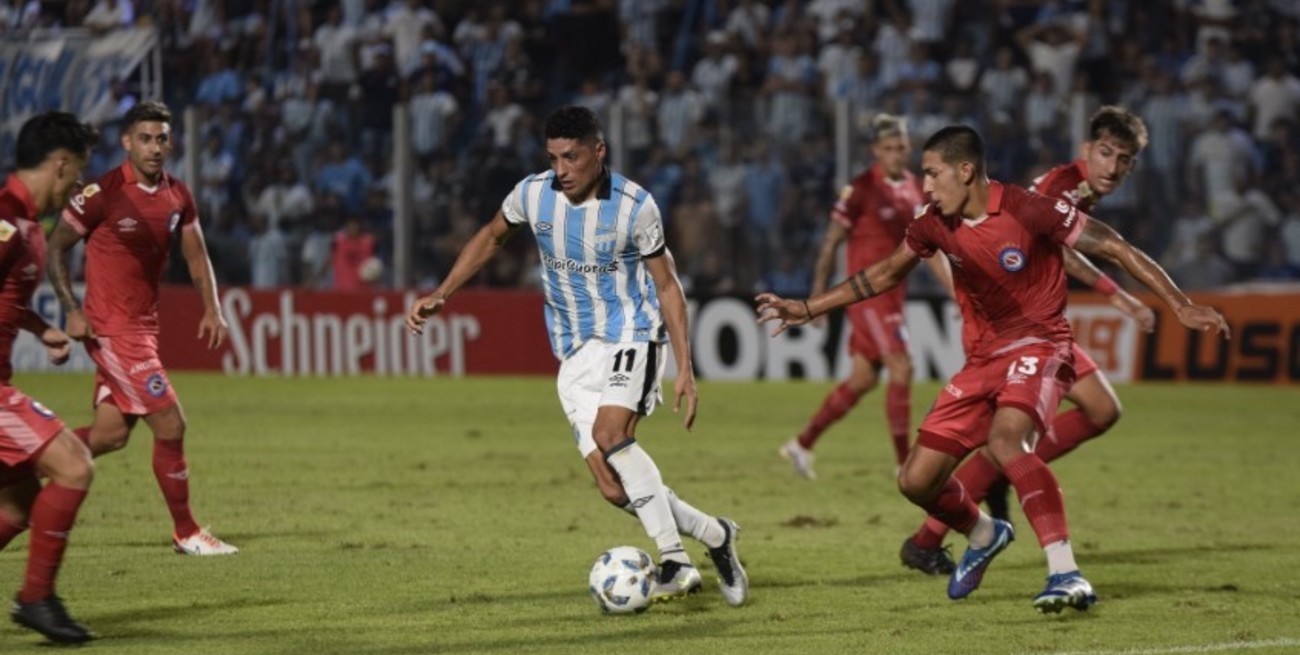 Atlético Tucumán y Argentinos empataron sin goles en el cierre de la fecha
