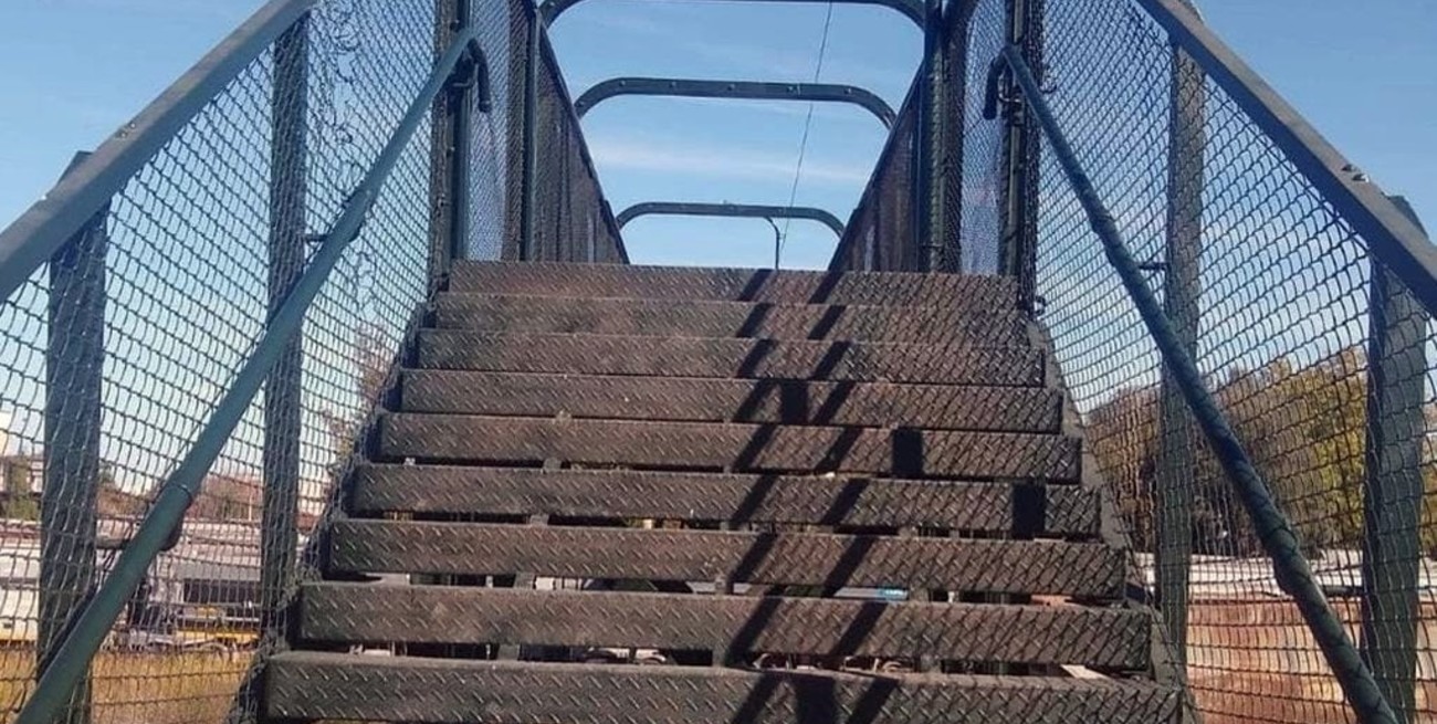 Mejorarán el puente peatonal de Rufino, una de las obras más antiguas de la ciudad