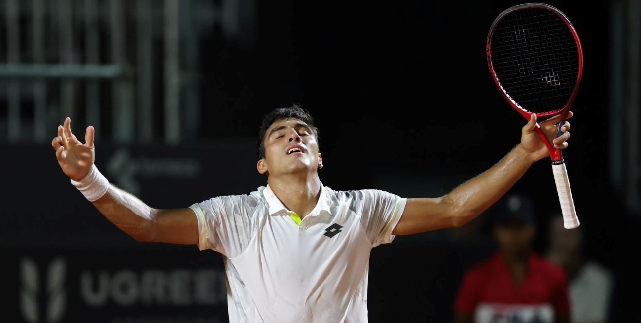 Román Burruchaga, hijo de Jorge, eliminó a Diego Schwartzman en primera ronda del Argentina Open