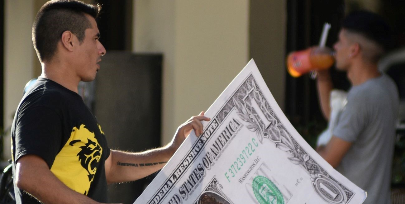 El gobierno apunta a junio como fecha límite para levantar el cepo