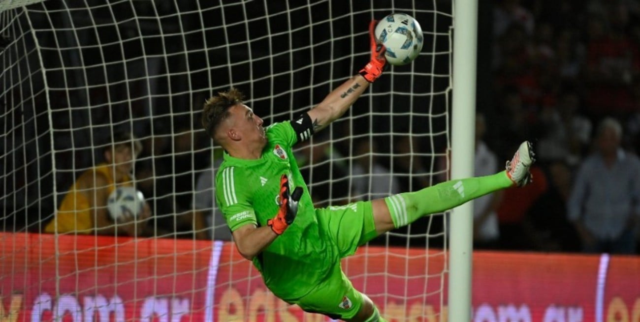 River logró un triunfo trabajoso ante Excursionistas para el pase a los 16avos. de final