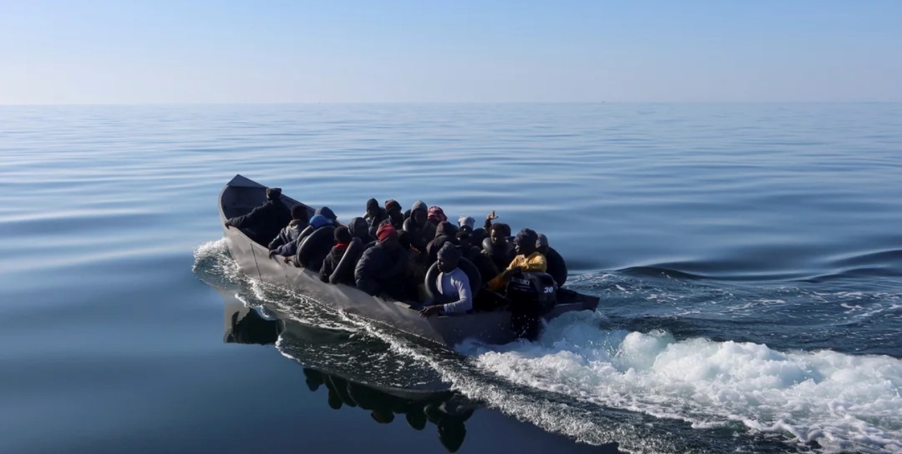 Naufragio de inmigrantes en Túnez: 13 muertos y 27 desaparecidos 