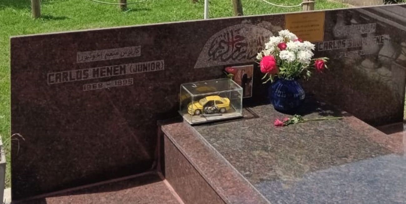 Vandalismo y robo en las tumbas de Carlos Menem y su hijo