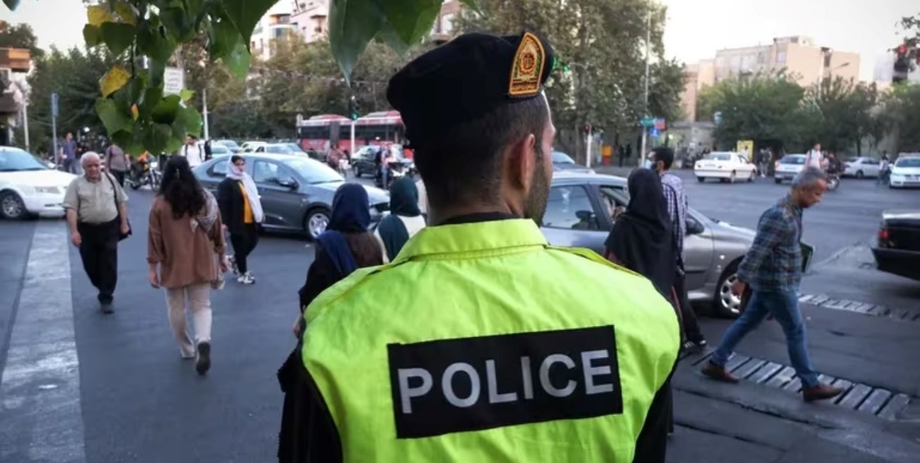 Irán condena a cuatro años de prisión a una activista por no usar el velo islámico
