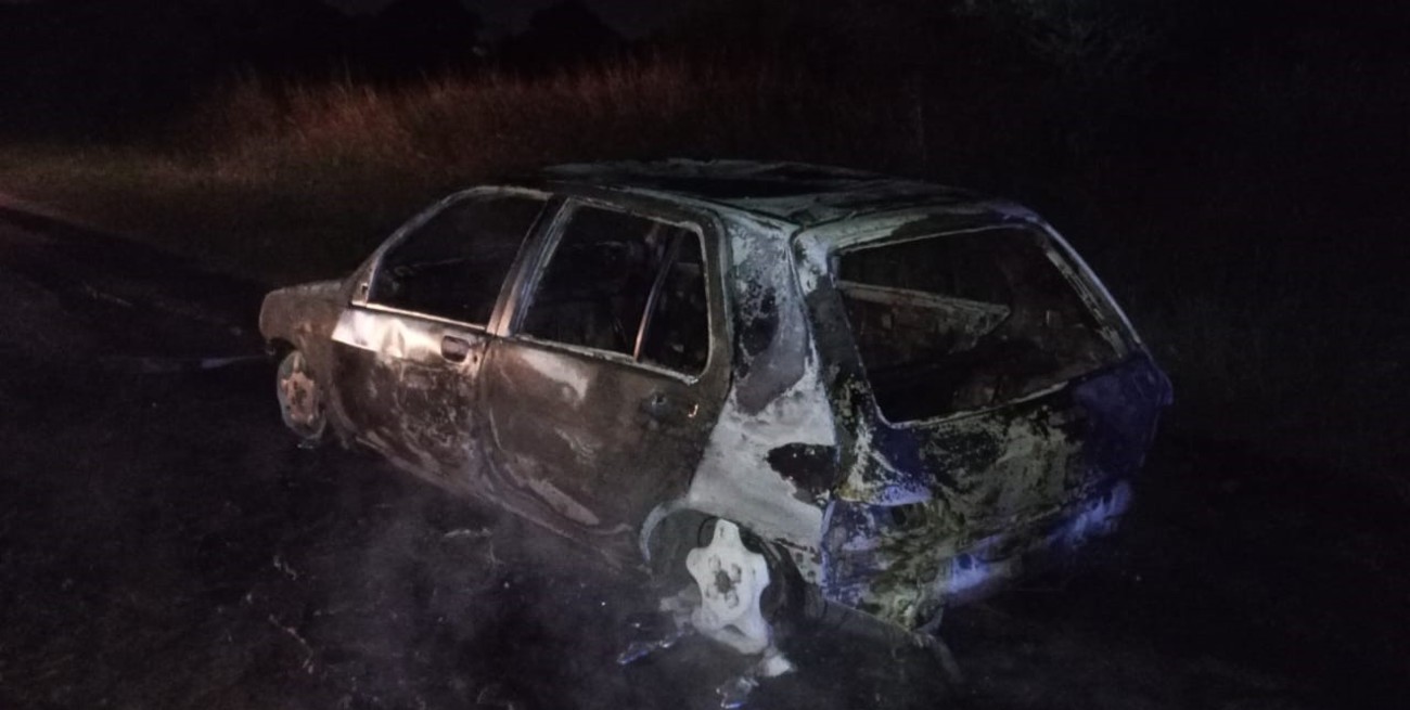 Incendiaron un auto en Santo Tomé