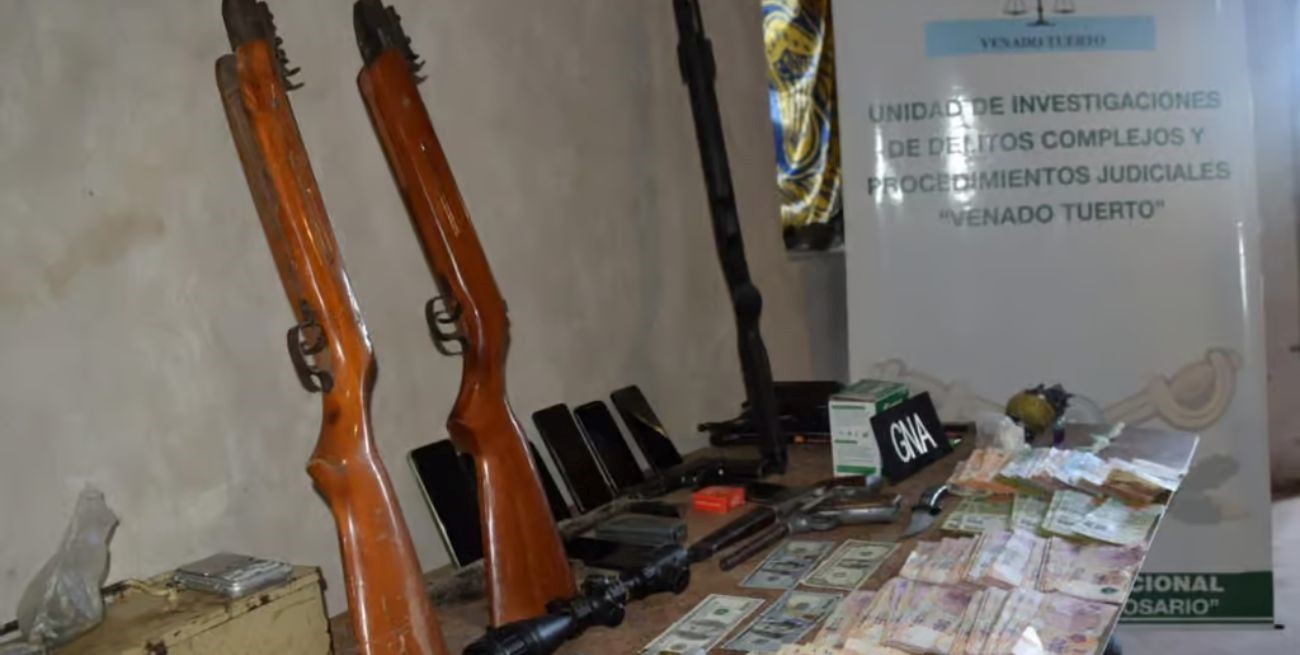 Allanamientos en Firmat: secuestraron droga, armas, dinero y vehículos