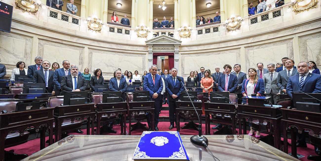 El Senado eligió autoridades, en medio del debate sobre el DNU