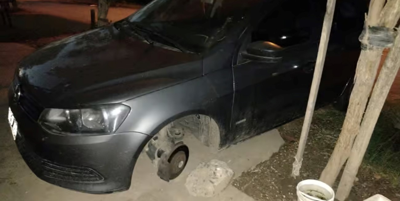 Inseguridad: le robaron a una docente la cubierta del auto mientras dormía en Venado Tuerto