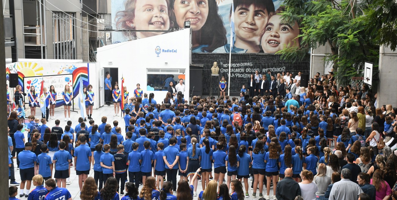 Pese a muchas aulas vacías, algunos colegios comenzaron las clases en Santa Fe