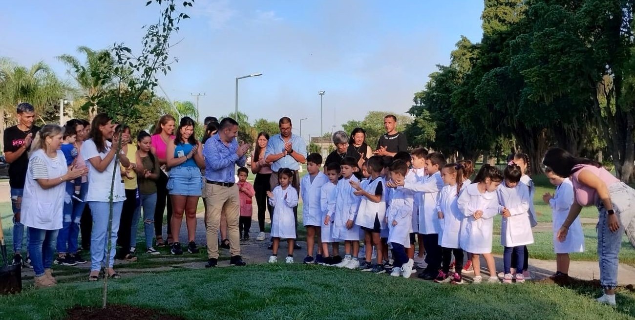 Con una nueva forestación, San Agustín "se pinta de verde"