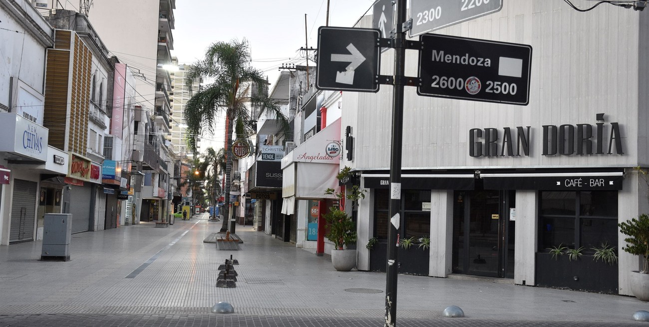 Peatonal de Santa Fe: un principio de incendio y un bar atacado por un joven armado