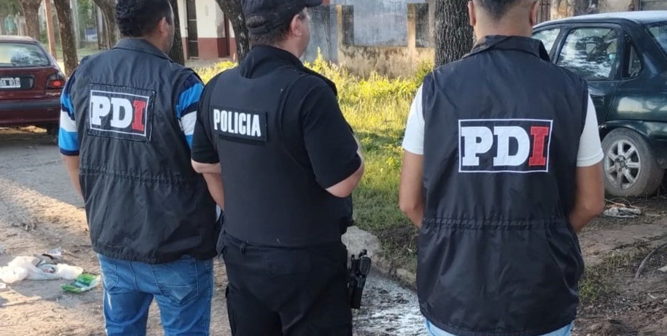 Barrancas: la alojó en su casa y para que no se fuera la apuntaba con un arma de fuego